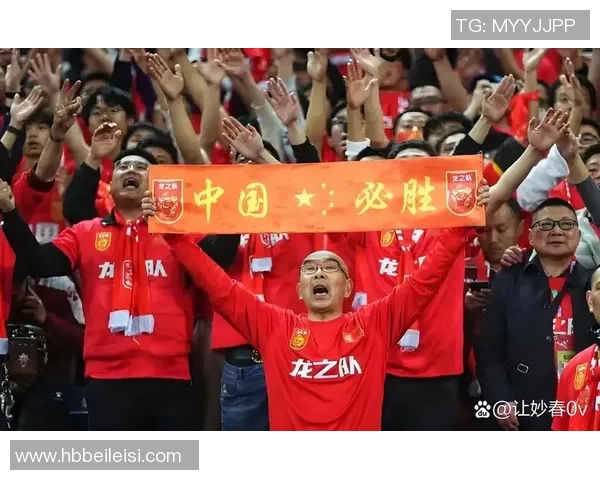 近期有哪些足球明星访问中国并参与活动引发球迷热议